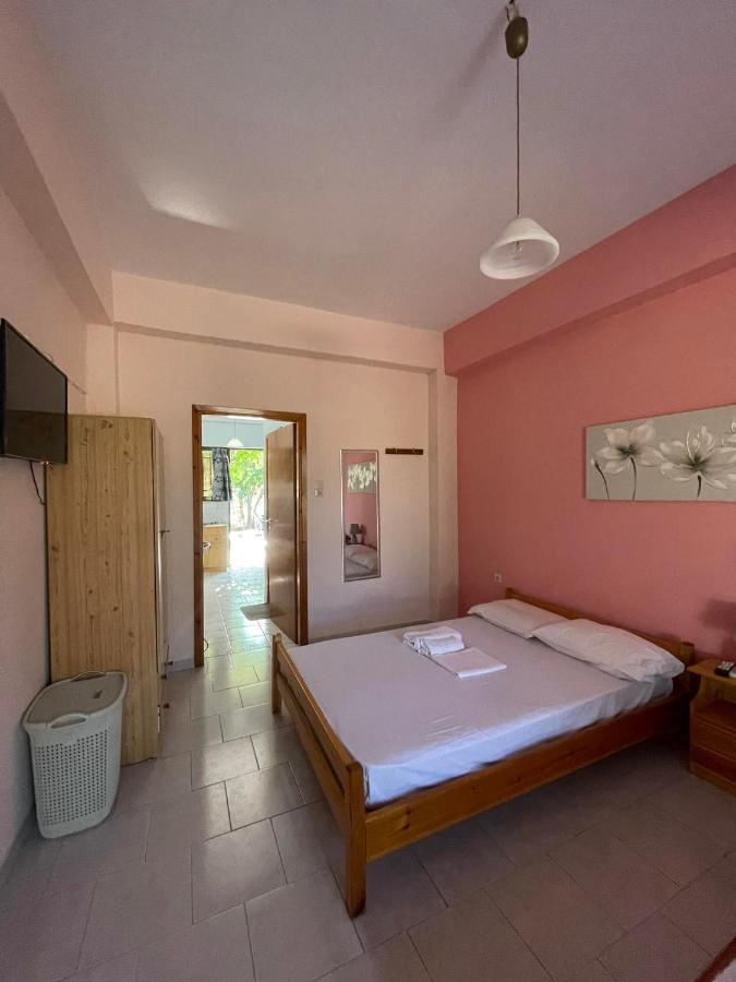 Yfantis Sakis Apartment'S Ερατεινή Εξωτερικό φωτογραφία
