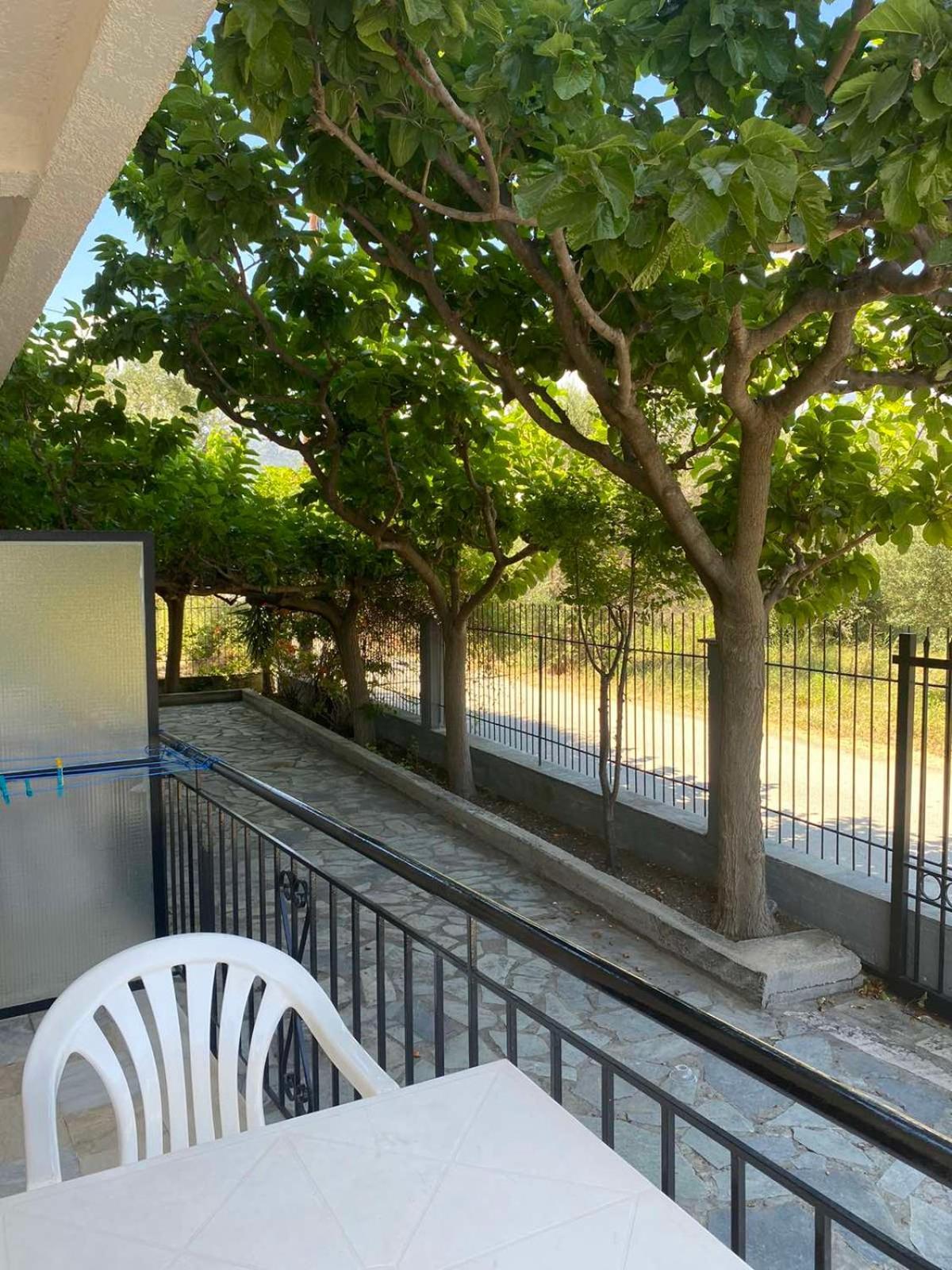 Yfantis Sakis Apartment'S Ερατεινή Εξωτερικό φωτογραφία
